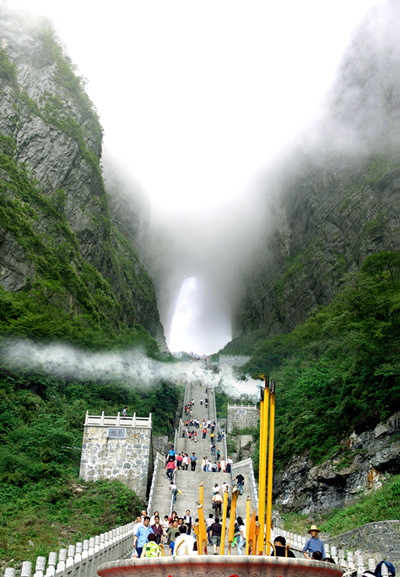 天门山最新探秘，壮丽景色一览无余